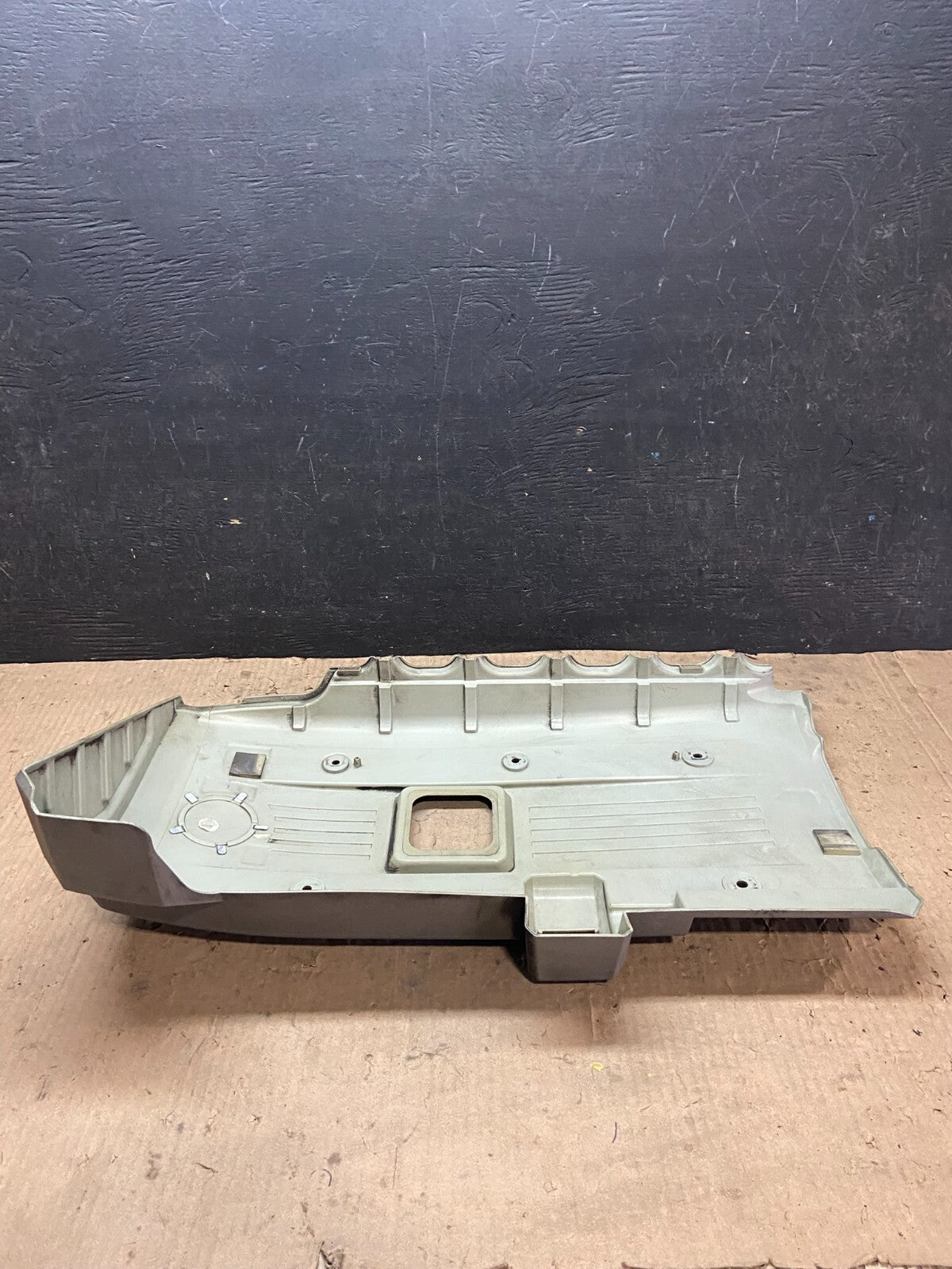 2007 to 2011 BMW 530i Plastic Engine Cover Shield j1205  OEM DG6
