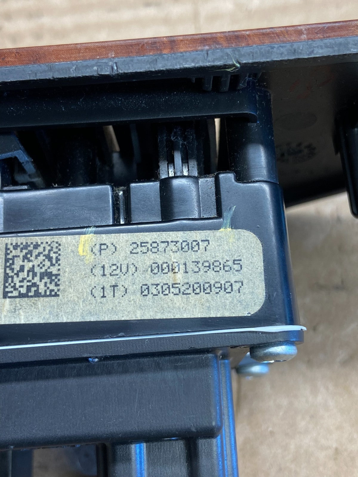 2007-2013 Chevy Suburban Tahoe Yukon Front Left Driver Window Switch AF2079 DW4