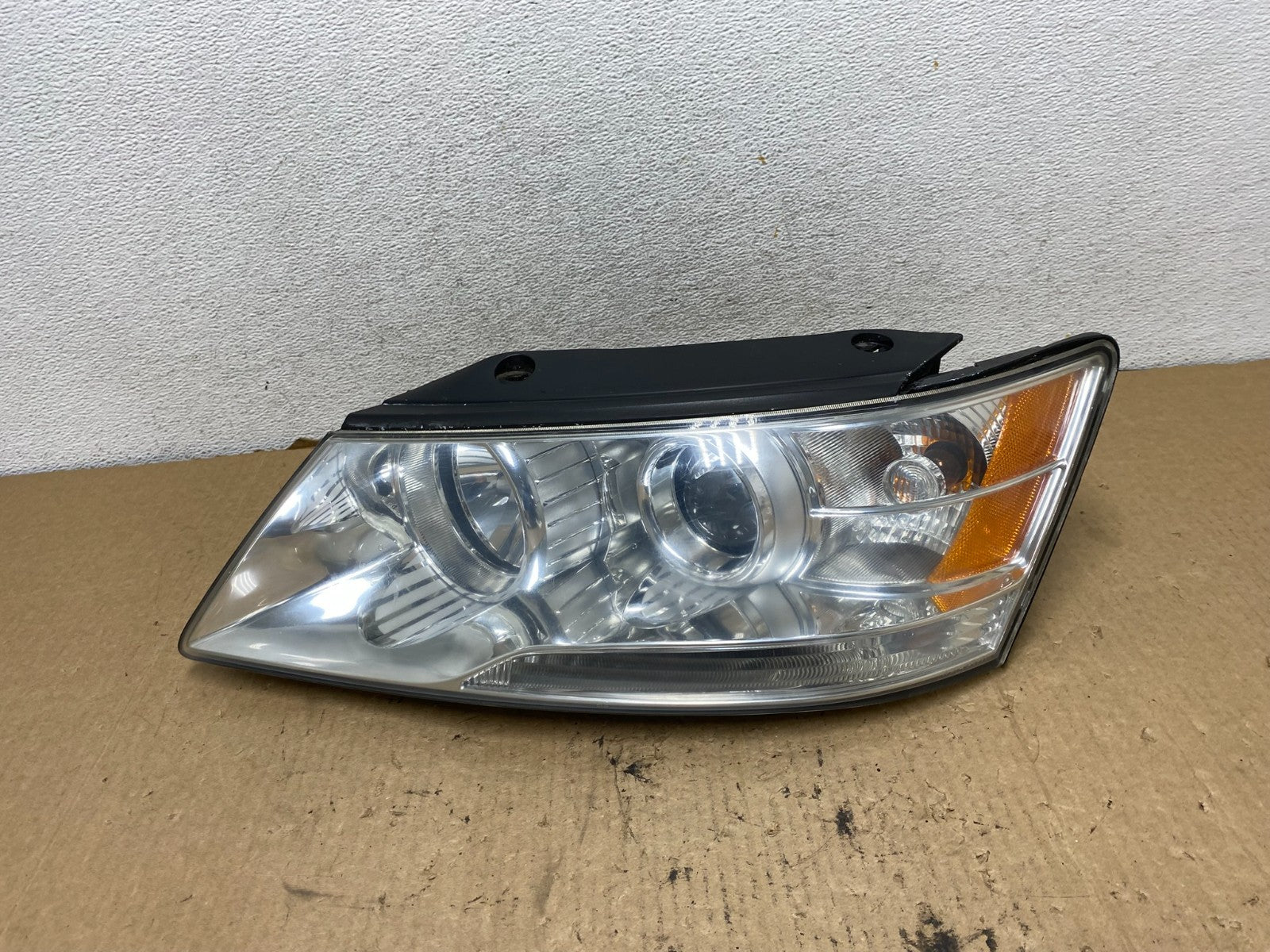 2009 - 2010 Hyundai Sonata Left Driver LH Side Headlight Halogen AG2371 DW0