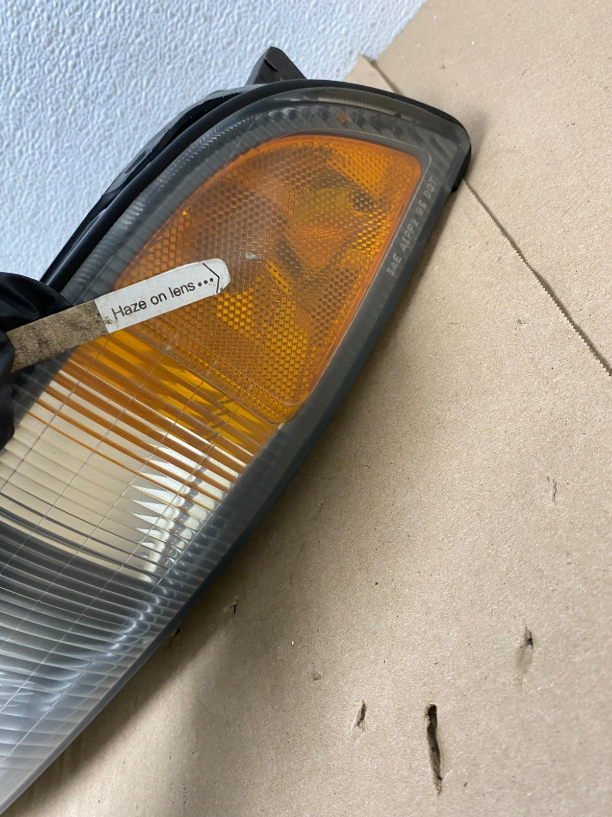 2002 to 2003 Mitsubishi Galant Left+Right Side Headlights AG4707 DW4