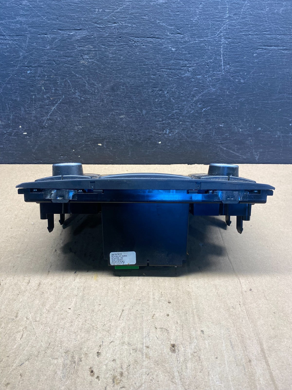 2007 to 2012 Volvo XC90 Center AM/FM Radio Panel Bezel ae7500 DG3