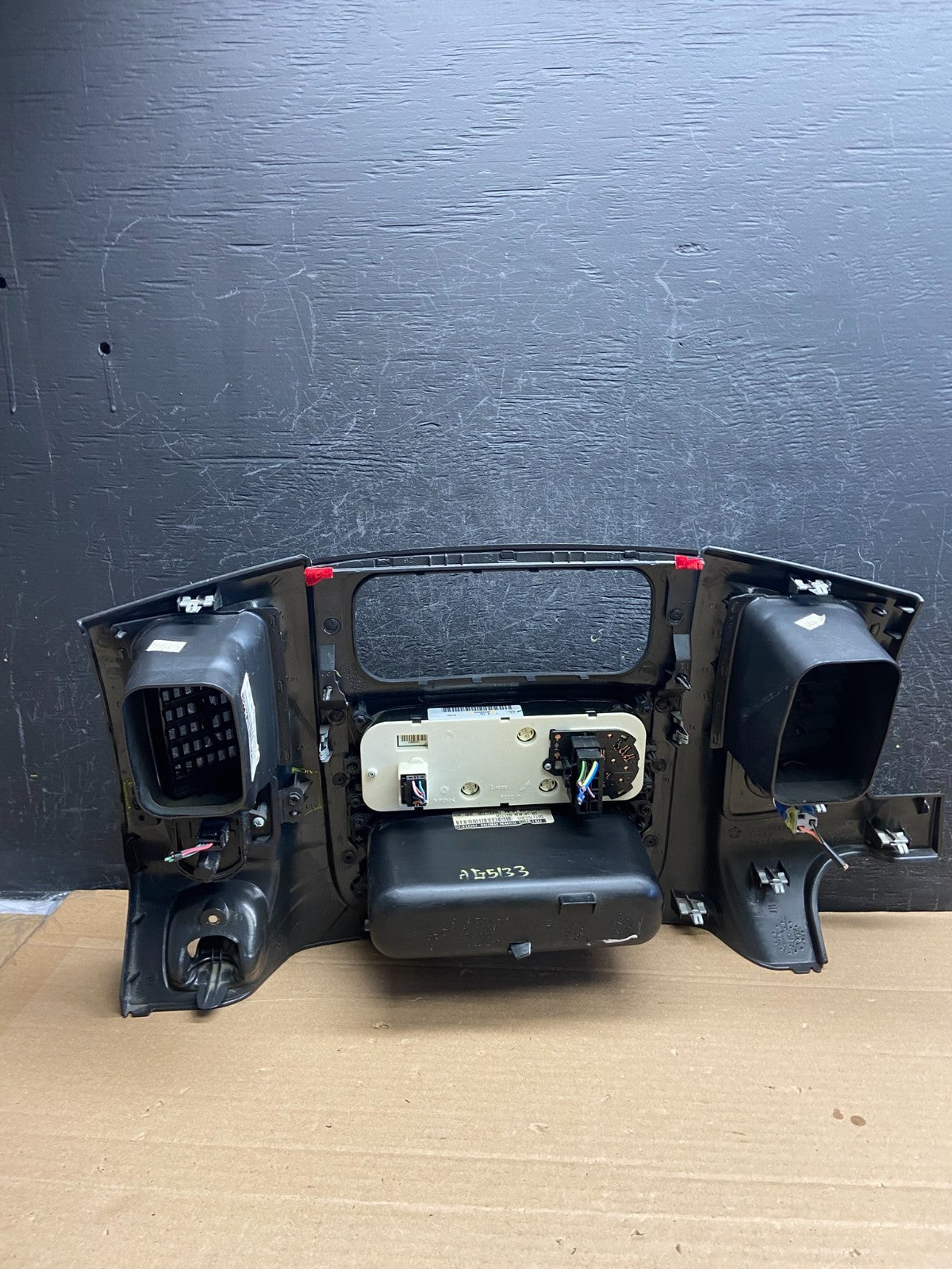 2002 to 2005 Dodge Ram Radio Climate Control Dash Air Vent Bezel Trim AG5133 DG3