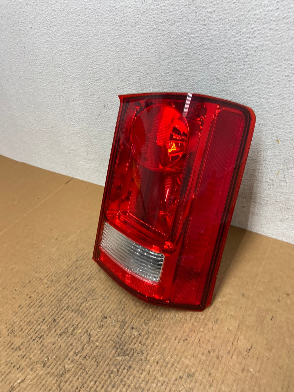 2009 to 2015 Honda Pilot Right Passenger Rh Side Tail light AE1562 LK1