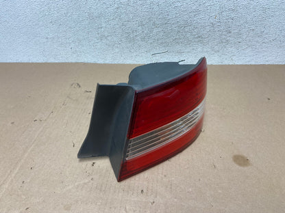 2000 2001 Lexus ES300 Outer Right Passenger RH Side Tail Light AG6674 LK2