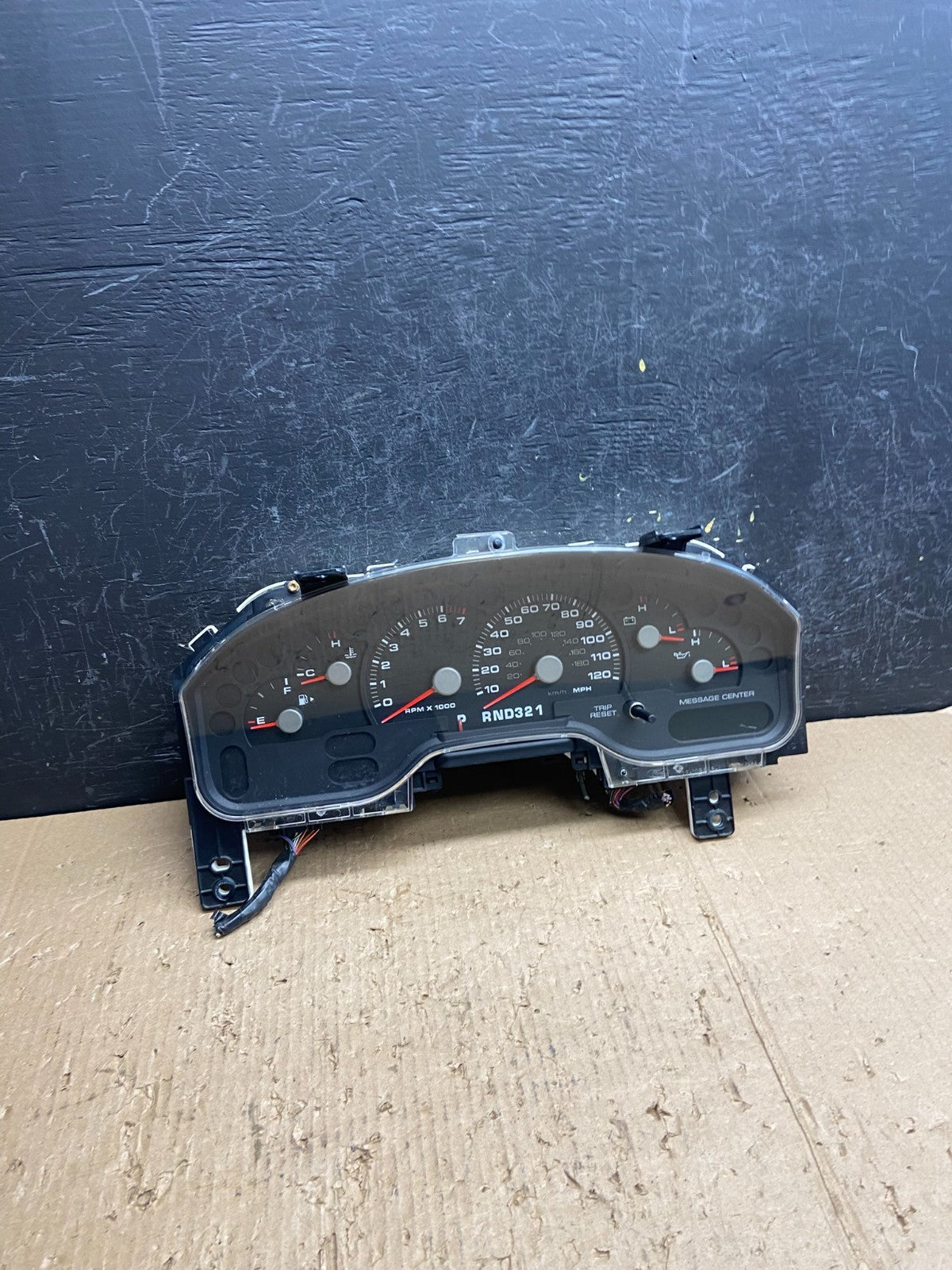 2002 to 2004 Ford Explorer Speedometer Cluster Gauge af1637 DG0