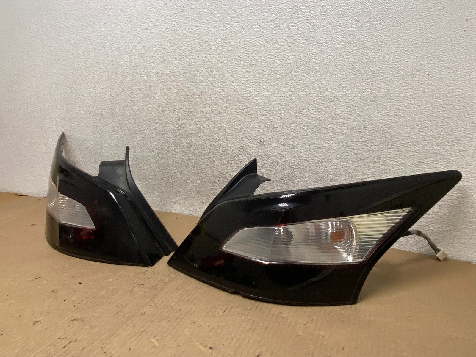 2009 2010 2011 Nissan Maxima Left+Right Side Tail lights AG7990 DW2