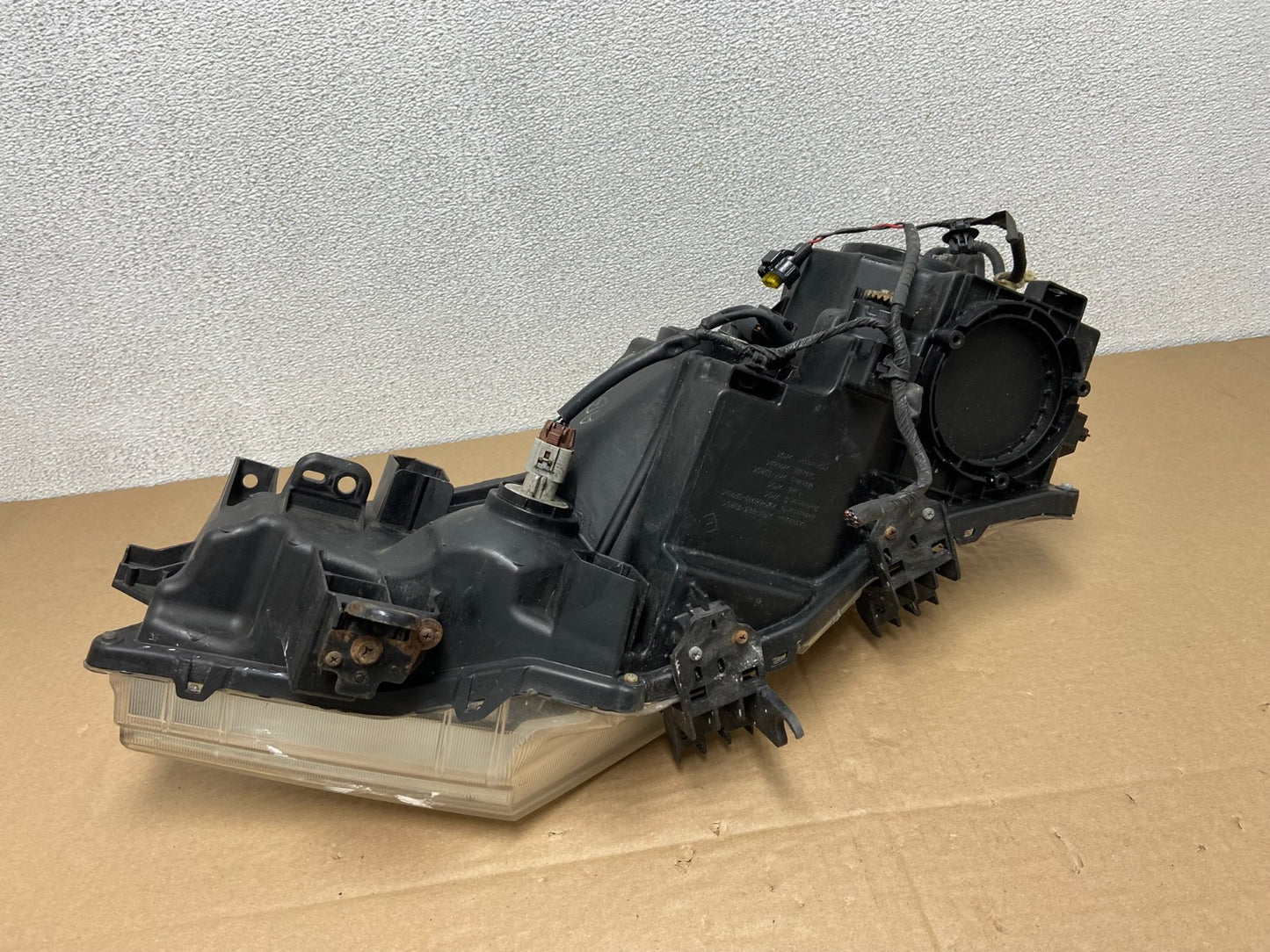 2012 to 2017 Nissan Quest Right Passenger RH Headlight Halogen AB6103 DW7