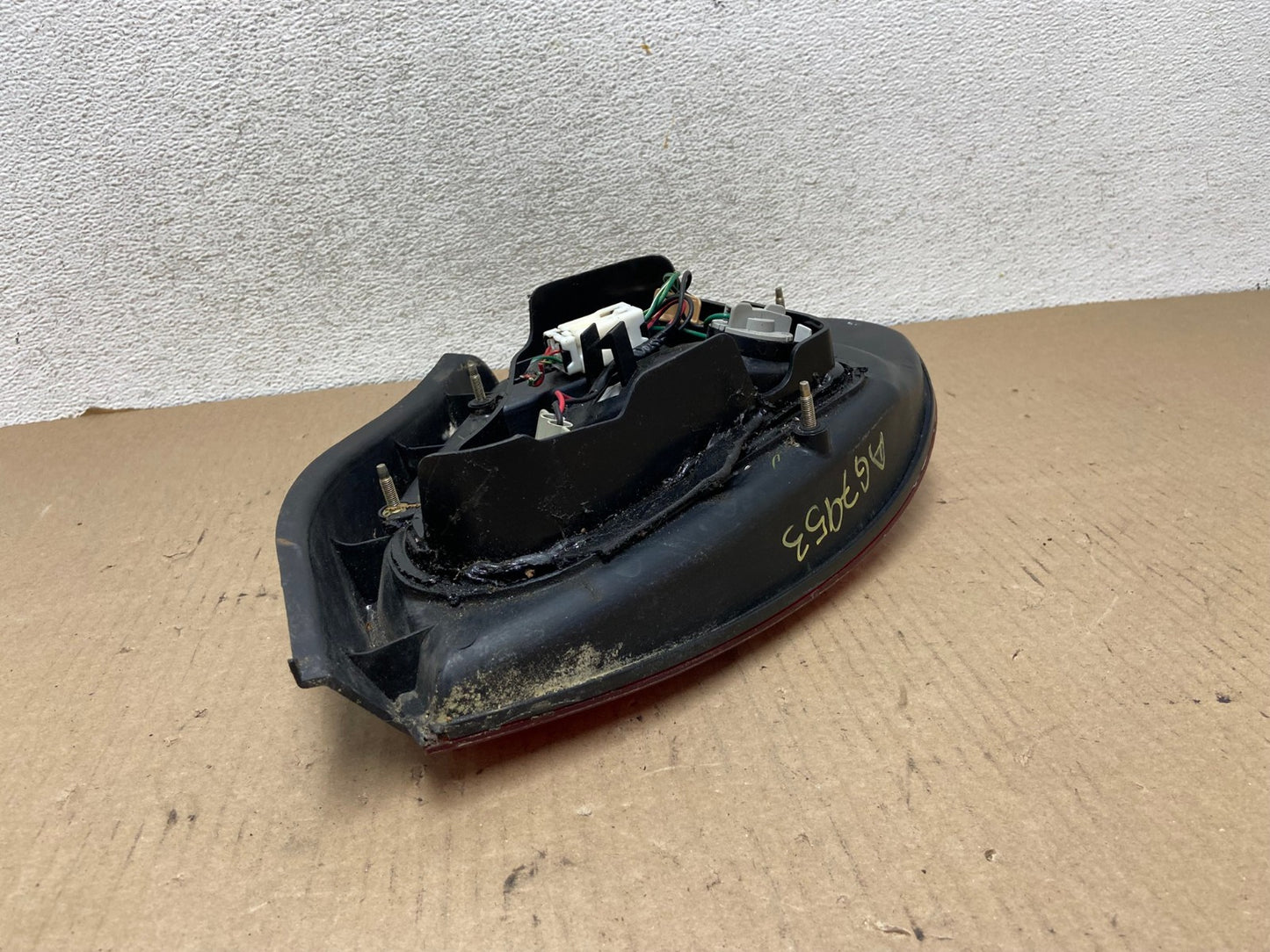 2000 to 2001 Nissan Maxima Left Driver Lh Side Tail Light AG7953 LK4