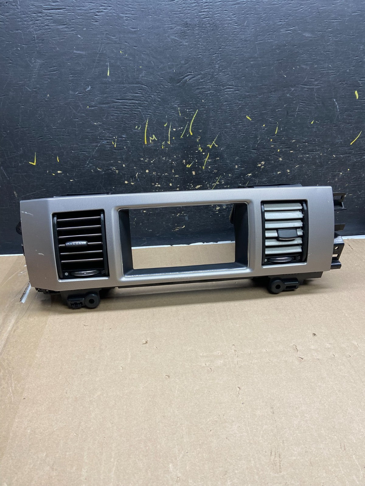 2008 to 2015 Jaguar XF Jaguar XF Center Radio Bezel Dash Air Vent AB1846 DG0