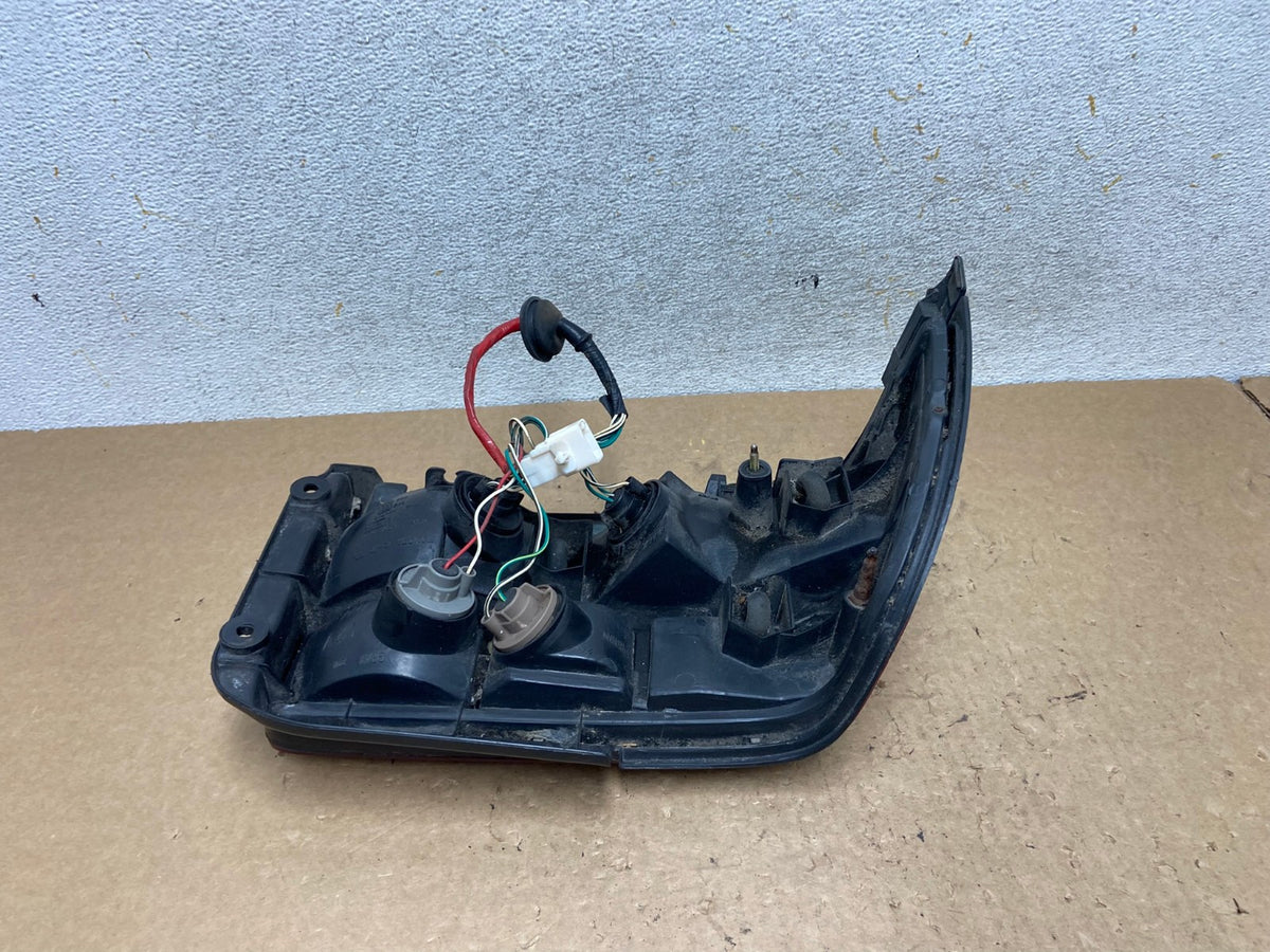 1996 to 1997 Toyota Corolla Right Passenger Rh Side Tail Light AI3661 LK6