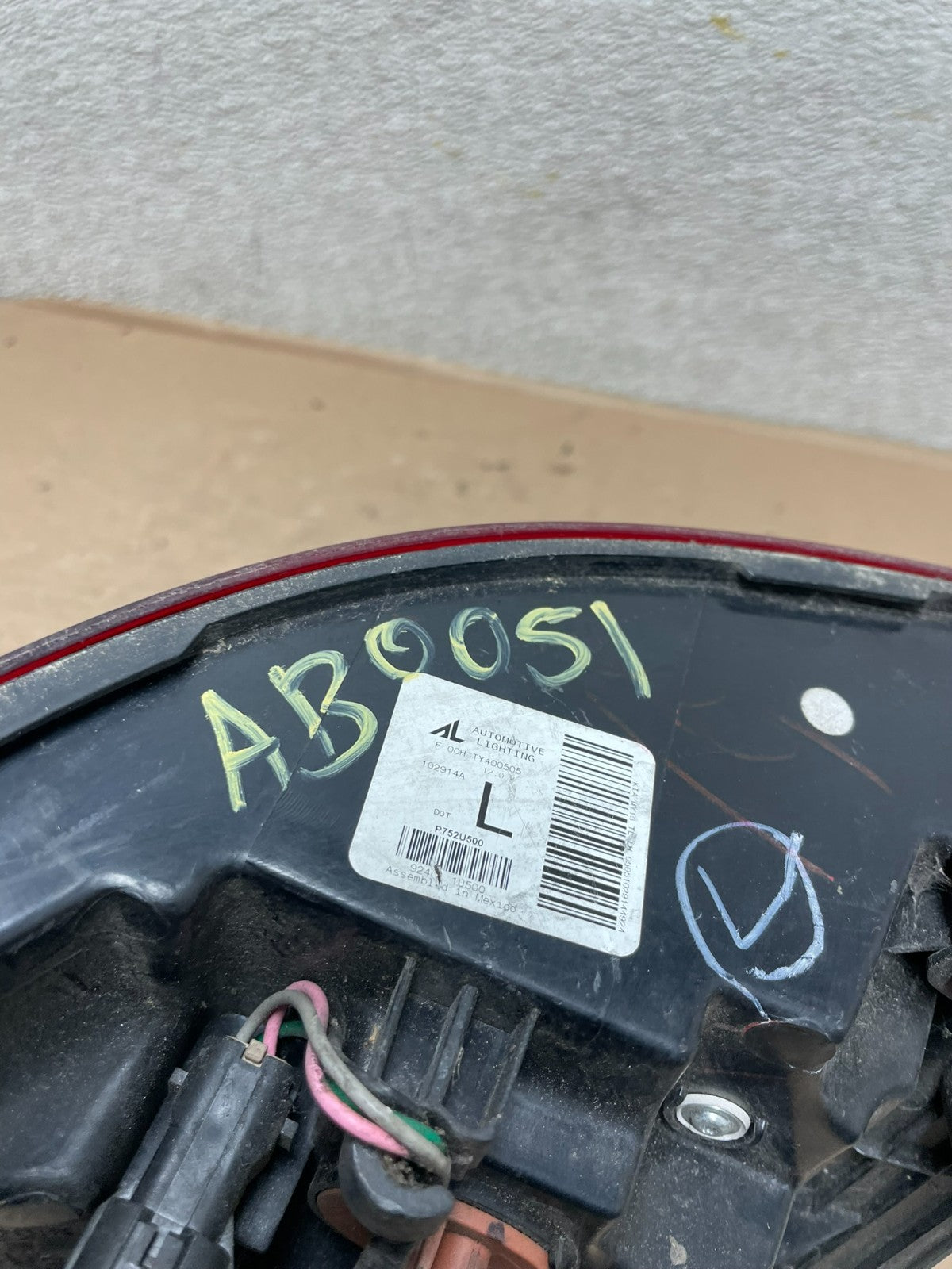 2014 2015 Kia Sorento Left Driver Lh Tail Light Oem AB0051 LK7