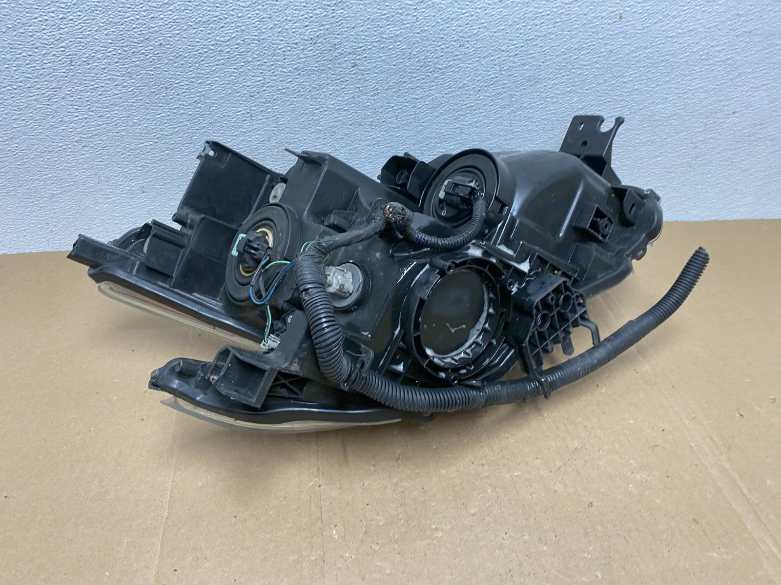 Halogen 2009 to 2014 Nissan Maxima Left Driver LH Side Headlight AC5638 DW8