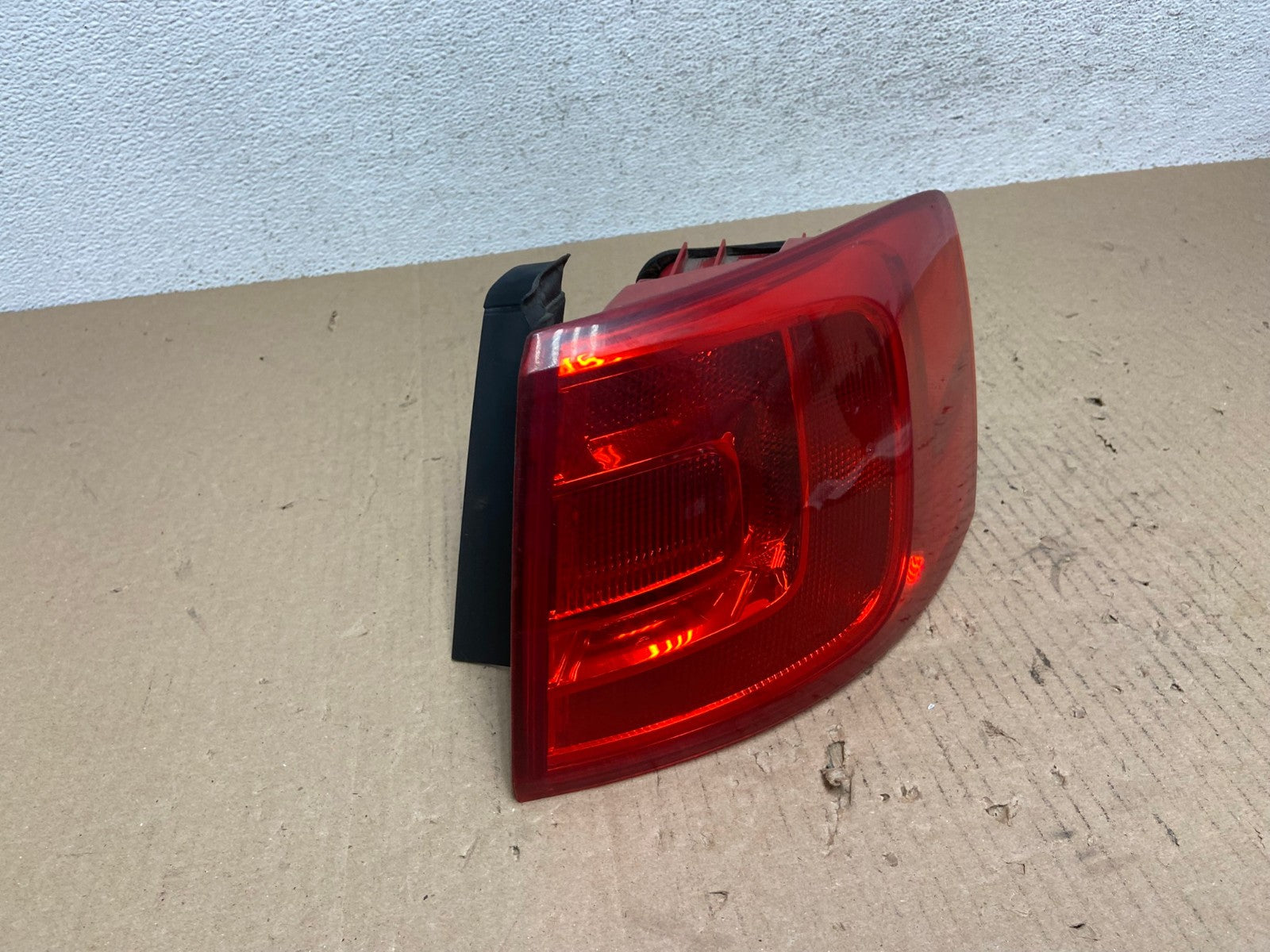 2011 to 2014 Volkswagen Jetta Right Passenger Rh Side Tail Light AE7325 LK2