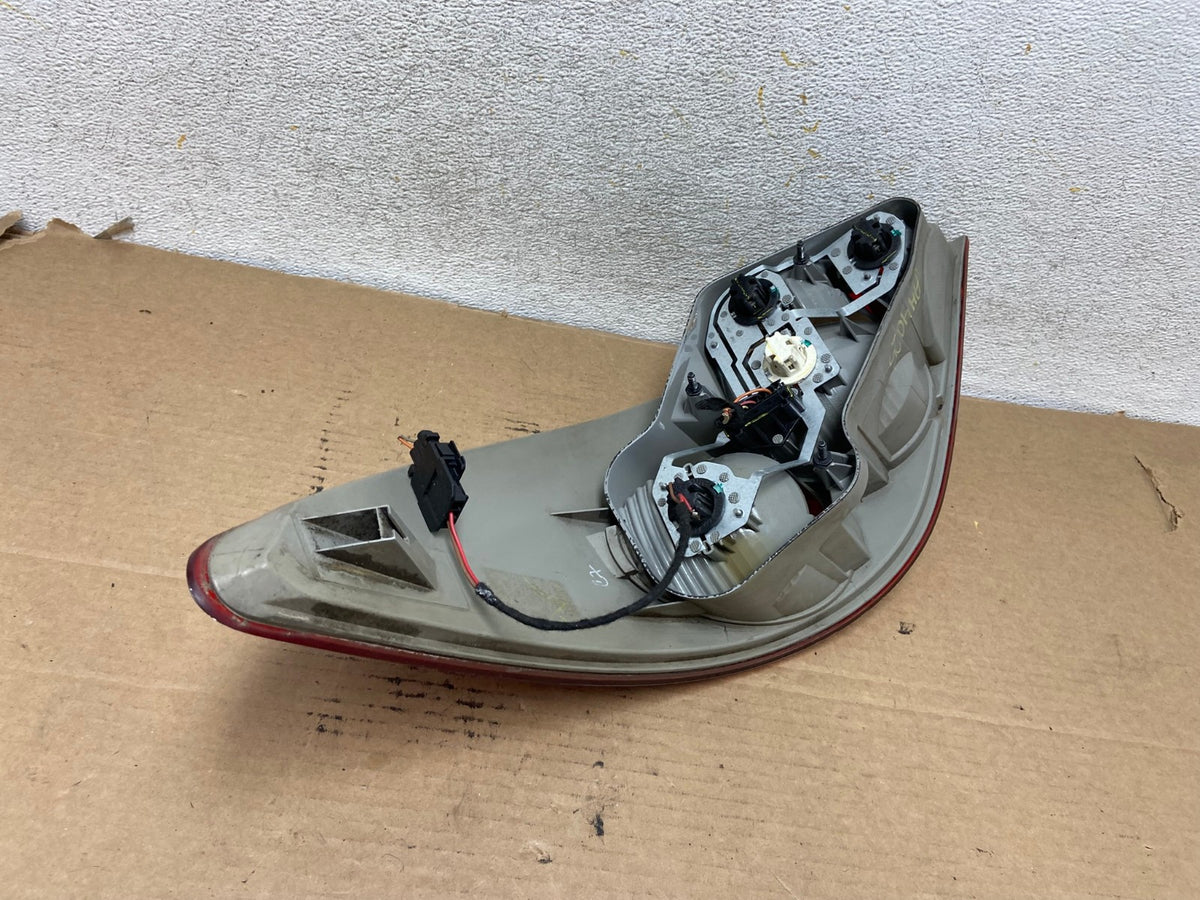 2006 to 2010 Mercedes W251 R-Class Left Driver LH Side Tail Light AH4025 LK6