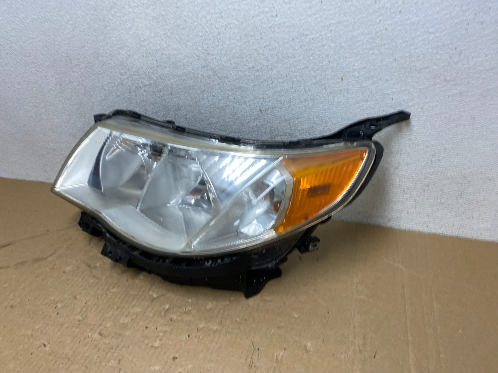 2009-2013 Subaru Forester Left Driver LH Halogen Headlight AG0485 DW1