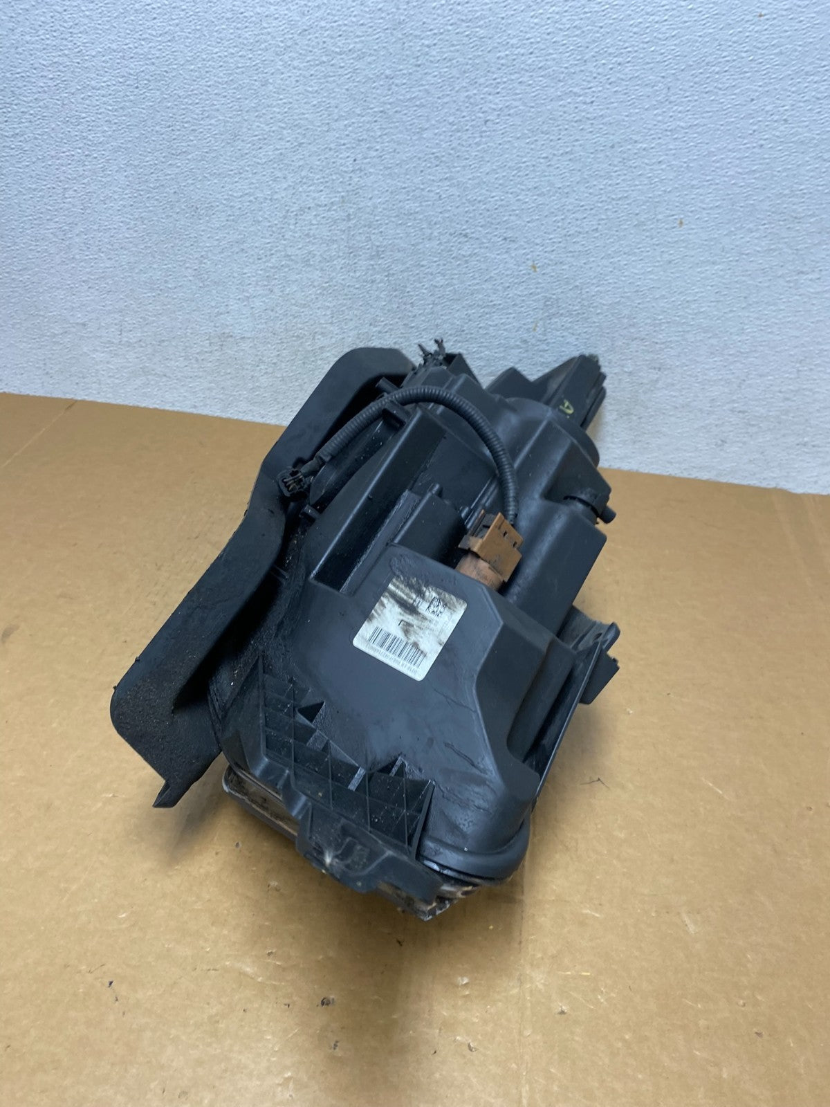2013 to 2019 Ford Taurus Left Driver LH Side Headlight Halogen AD9167 DW8