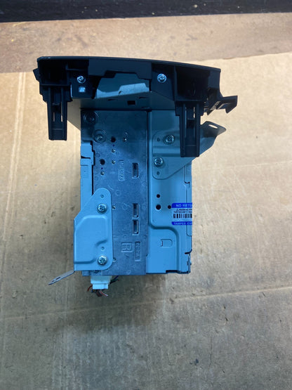 2012-2012 Mazda 5 AM FM 6 Disc CD Player Stereo Radio OEM y4115 DG3