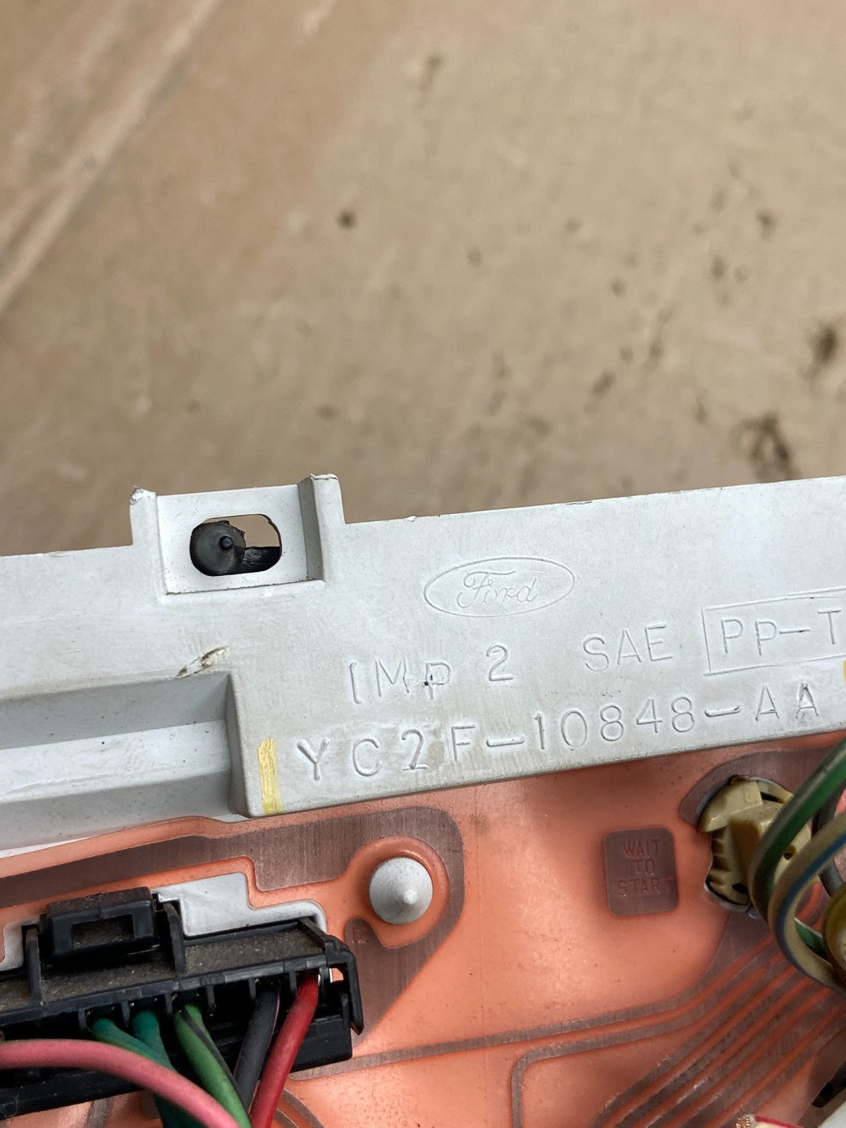 2001-2002 Ford Econoline E250 E350 Van Speedometer Instrument Cluster ab5535  DG7