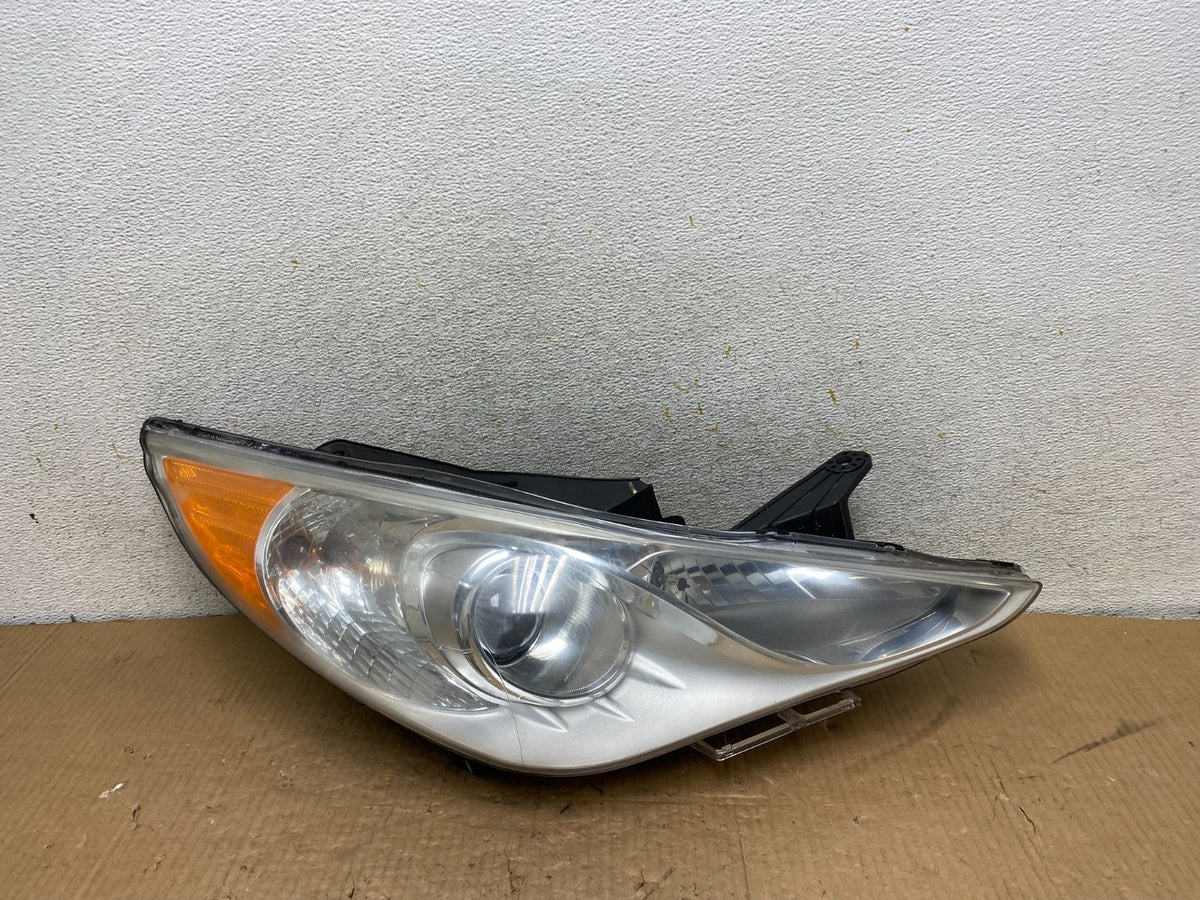 2011 - 2014 Hyundai Sonata Right Passenger Rh Side Headlight Halogen AI8153 DW0