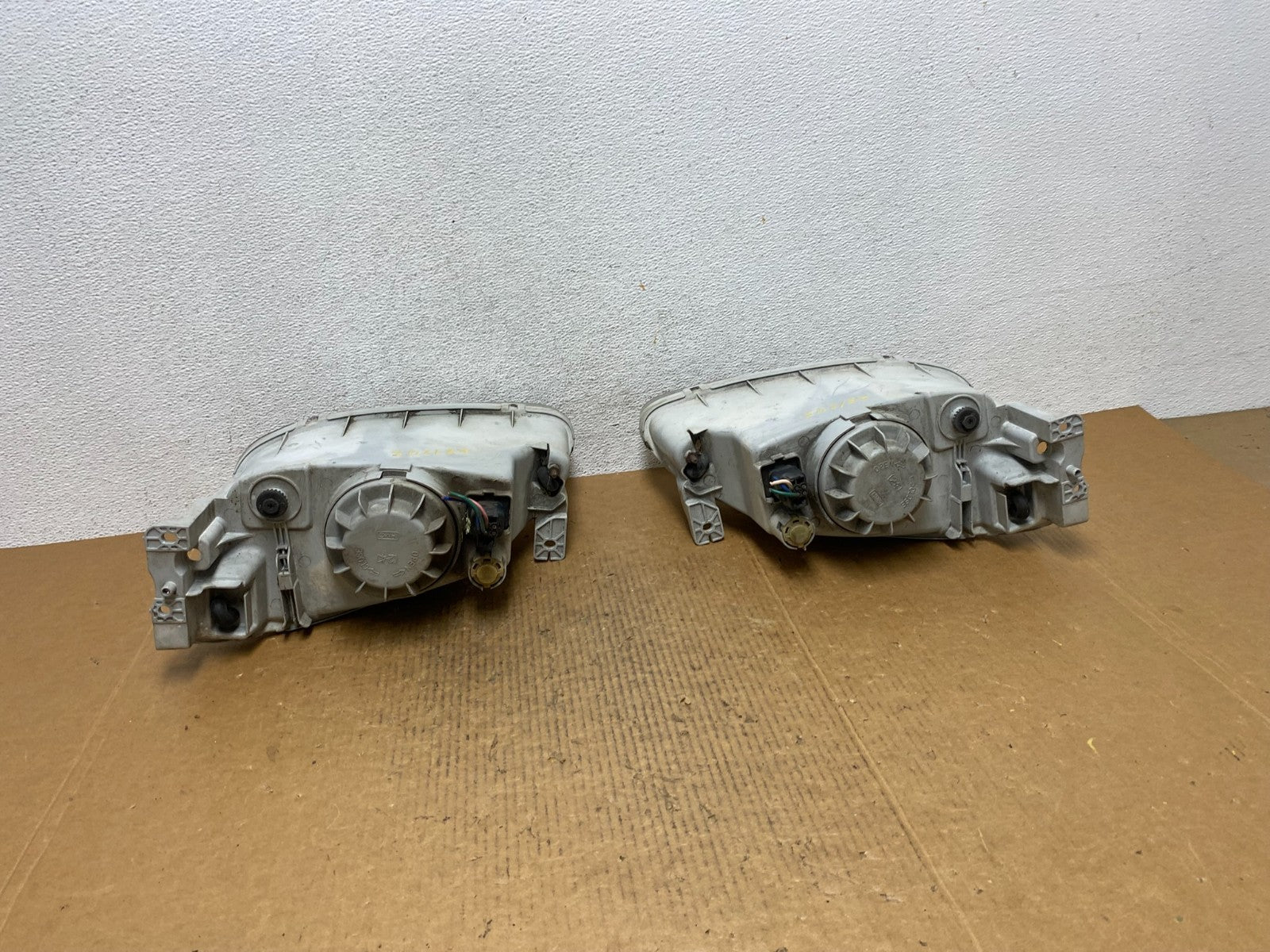 1999 2000 Hyundai Elantra Left+Right Side Headlights AE1245 DW5