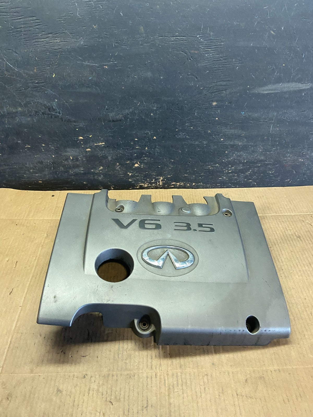 2002 to 2004 Infiniti i35 3.5L V6 Engine Motor Cover OEM R7374 DG0