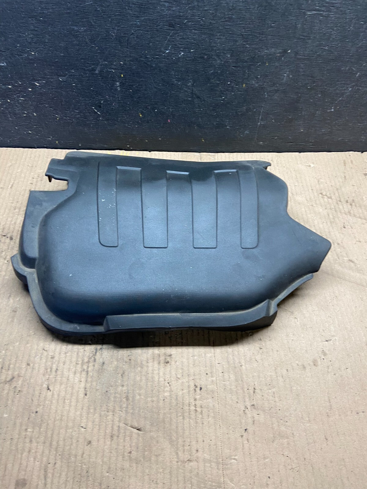 2008 to 2012 Chevrolet Malibu Engine Cover Plastic Motor Shield A9549 DG1