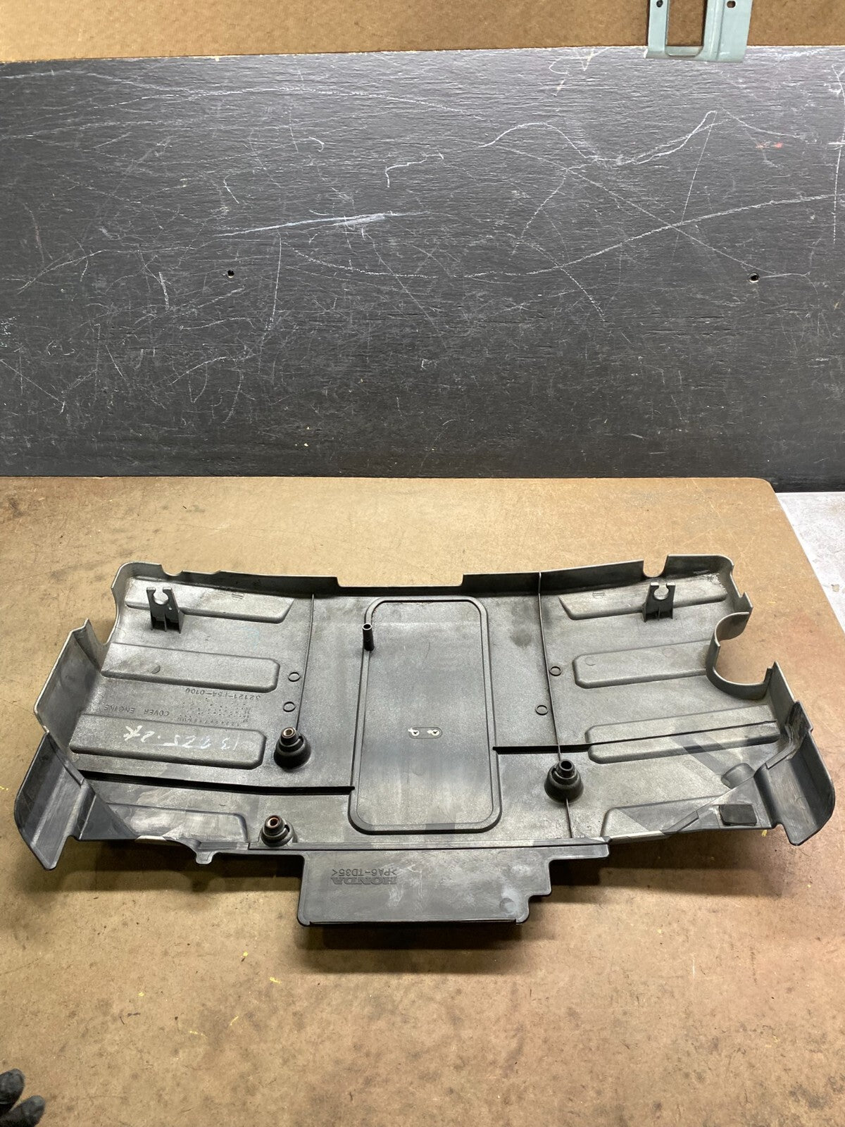 1999 to 2004 Acura RL 3.5L Engine Cover 32121-p5a-0100 M3107 DG5