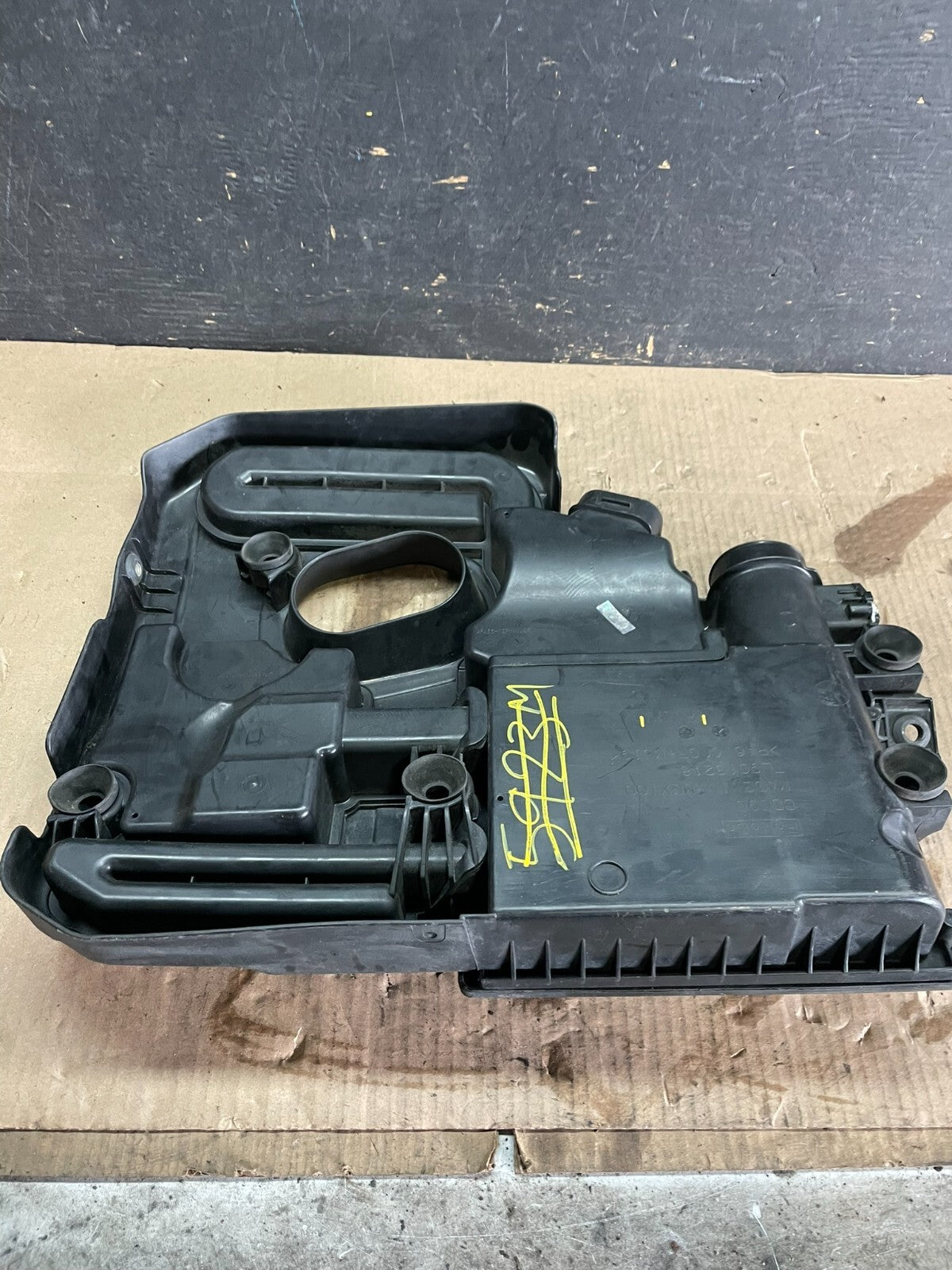 2013 to 2020 Ford Fusion Engine Motor Cover Shield Black M8976 DG4