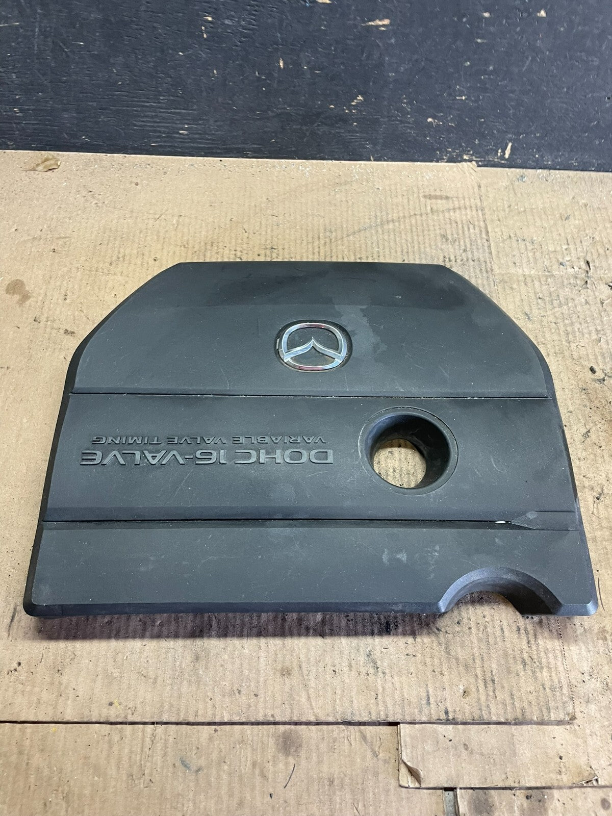 2004 to 2009 Mazda 3 DOHC 16 VALVE Engine Shield Top Cover M8847 PS1