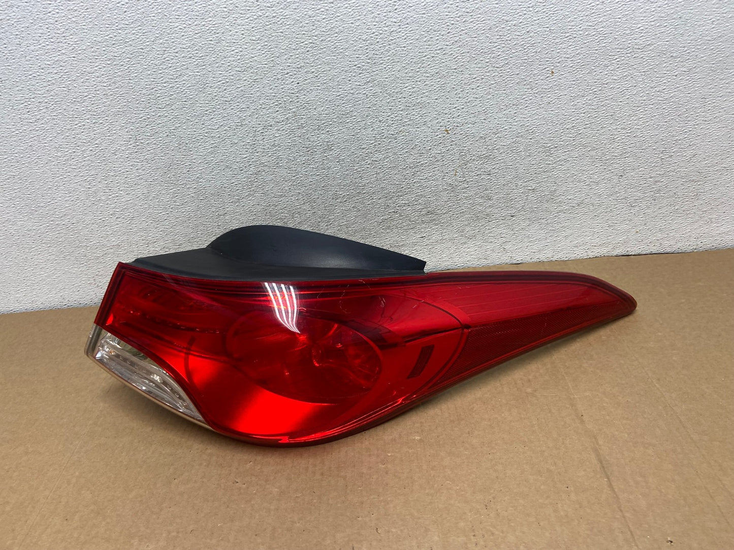 2011 2012 2013 Hyundai Elantra Sedan Right Passenger Tail Light AG1972 LK0