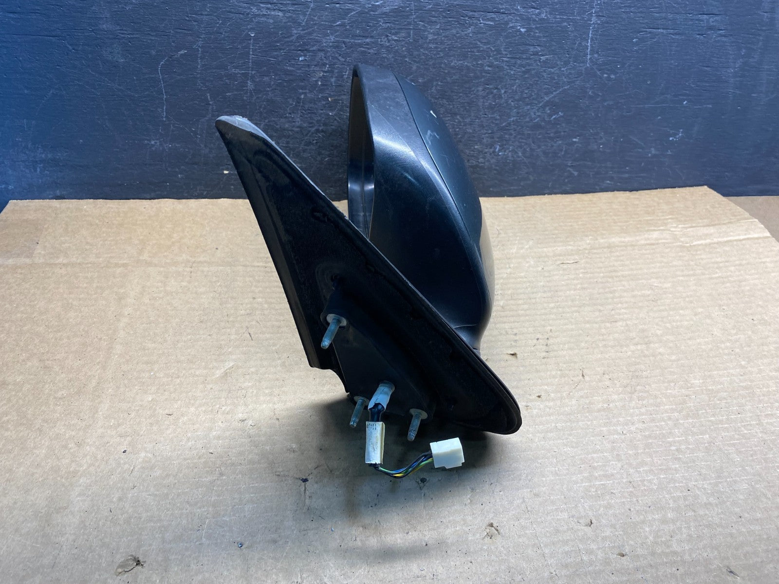 2001 to 2006 Toyota Sequoia Left Driver View Door Mirror AD9759 DW3