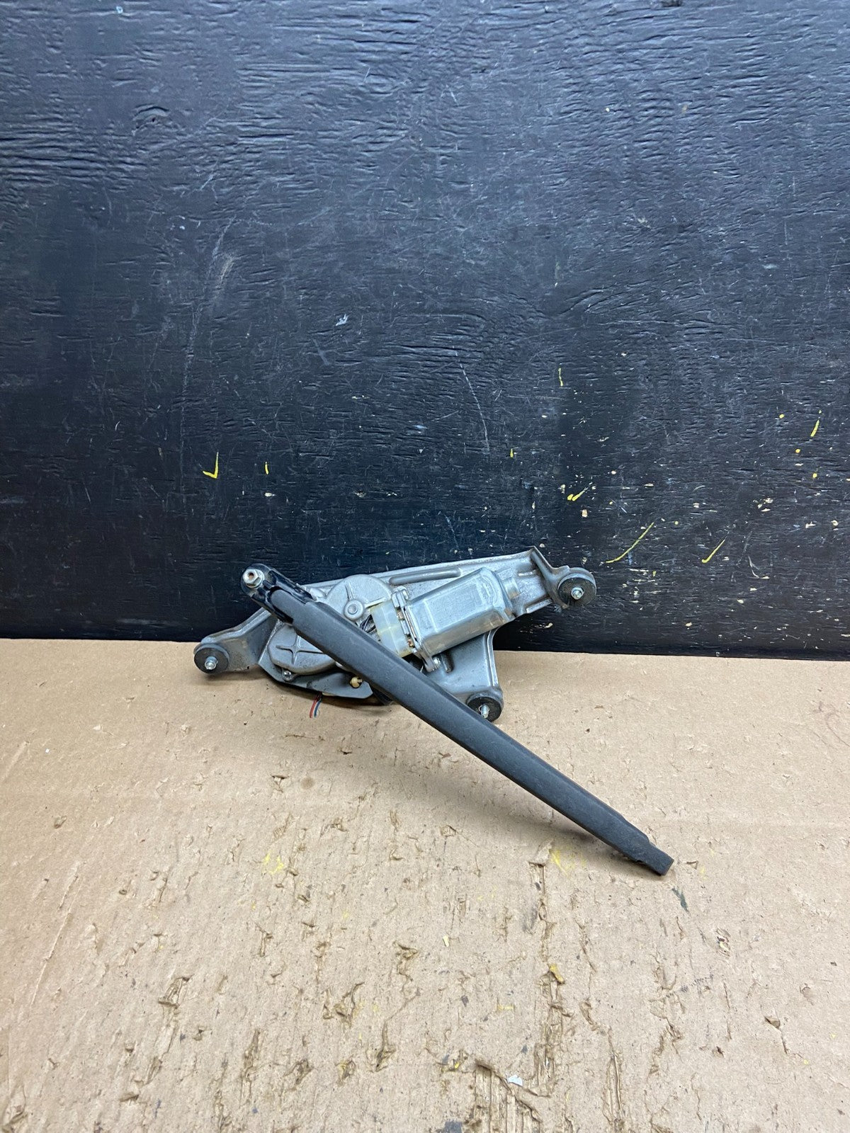 2007 to 2015 Mazda CX-9 CX9 Windshield Rear Wiper Motor t8700 DG0