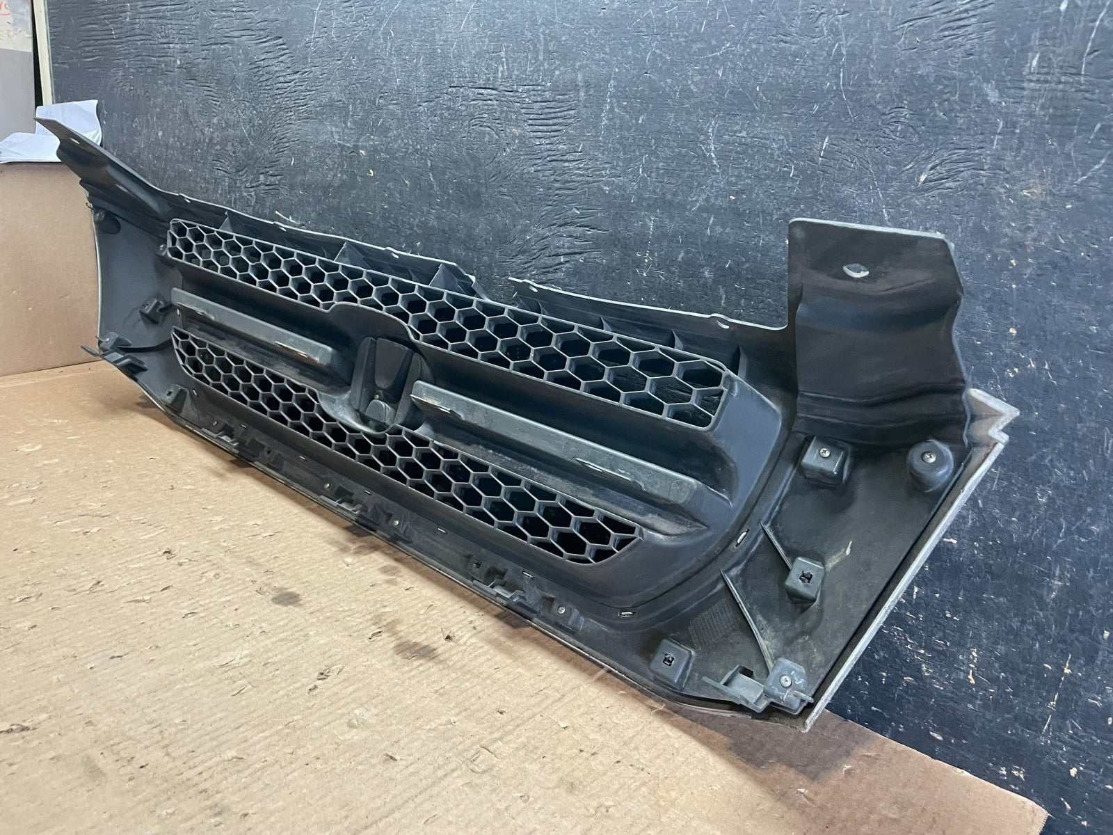 2003 2004 2005 Honda Pilot Front Upper Grill Grille Oem Y9744 DG10