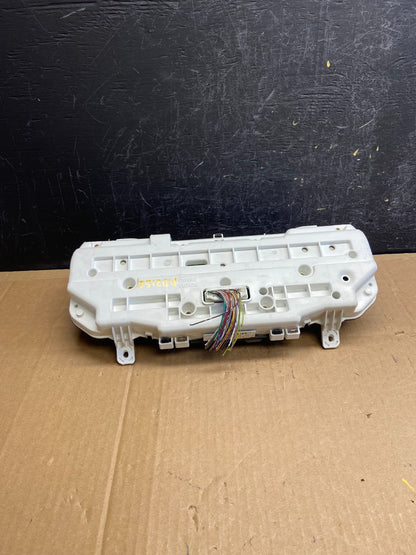 2004 2005 Toyota Sienna Speedometer Cluster Gauge AD2152 DG5