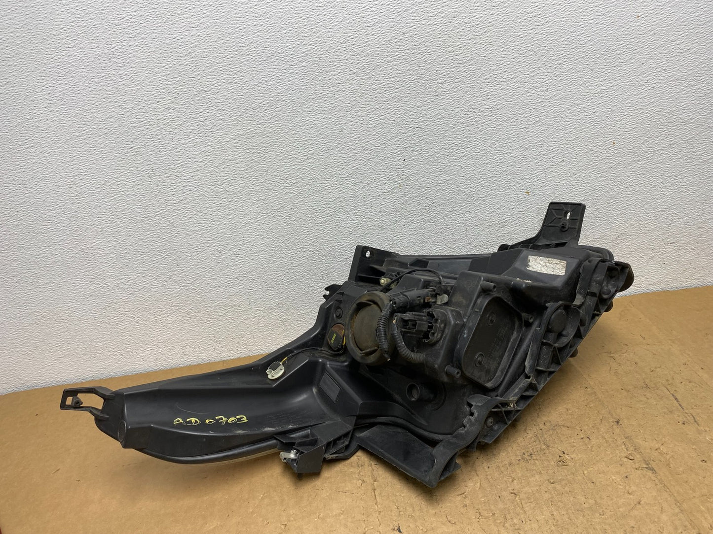 2011 to 2015 Ford Explorer Left Driver LH Halogen Headlight AD0703 DW8