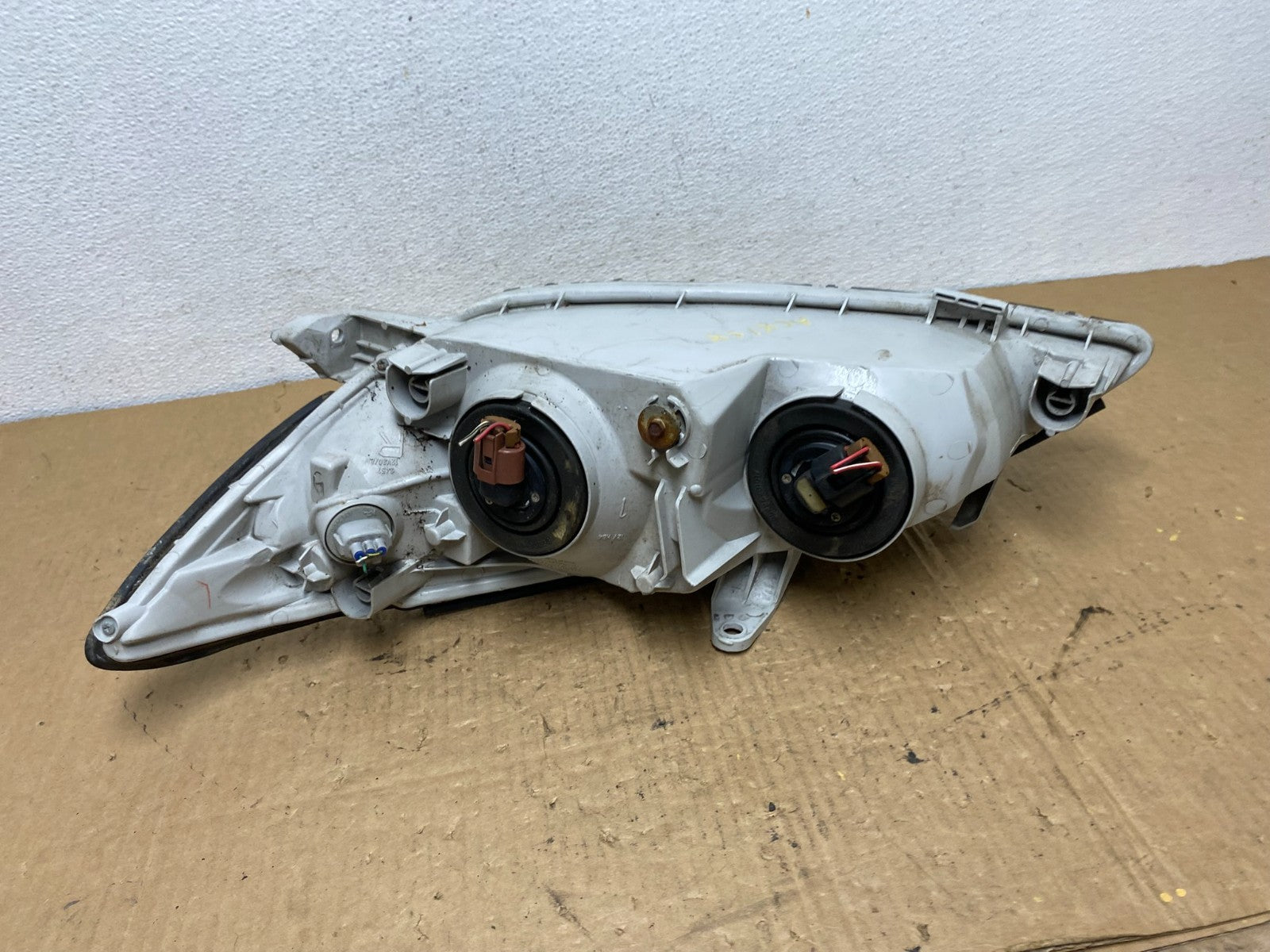 2002 to 2004 Toyota Camry Halogen Headlight Right Passenger Rh AC8158 DW4