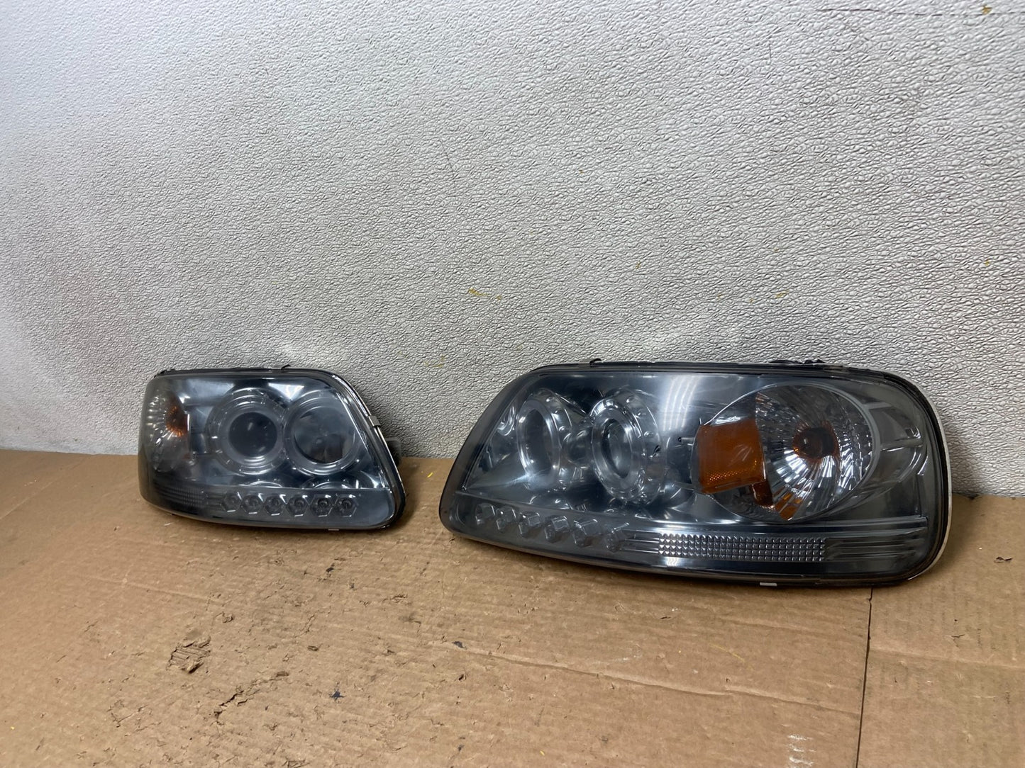 1997 to 2003 Ford F150 Left+Right Set Side Headlights Z3177 DG1