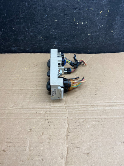 2001 - 2007 GMC Chevrolet Express 1500 Climate Control A/C AF1902 DG2
