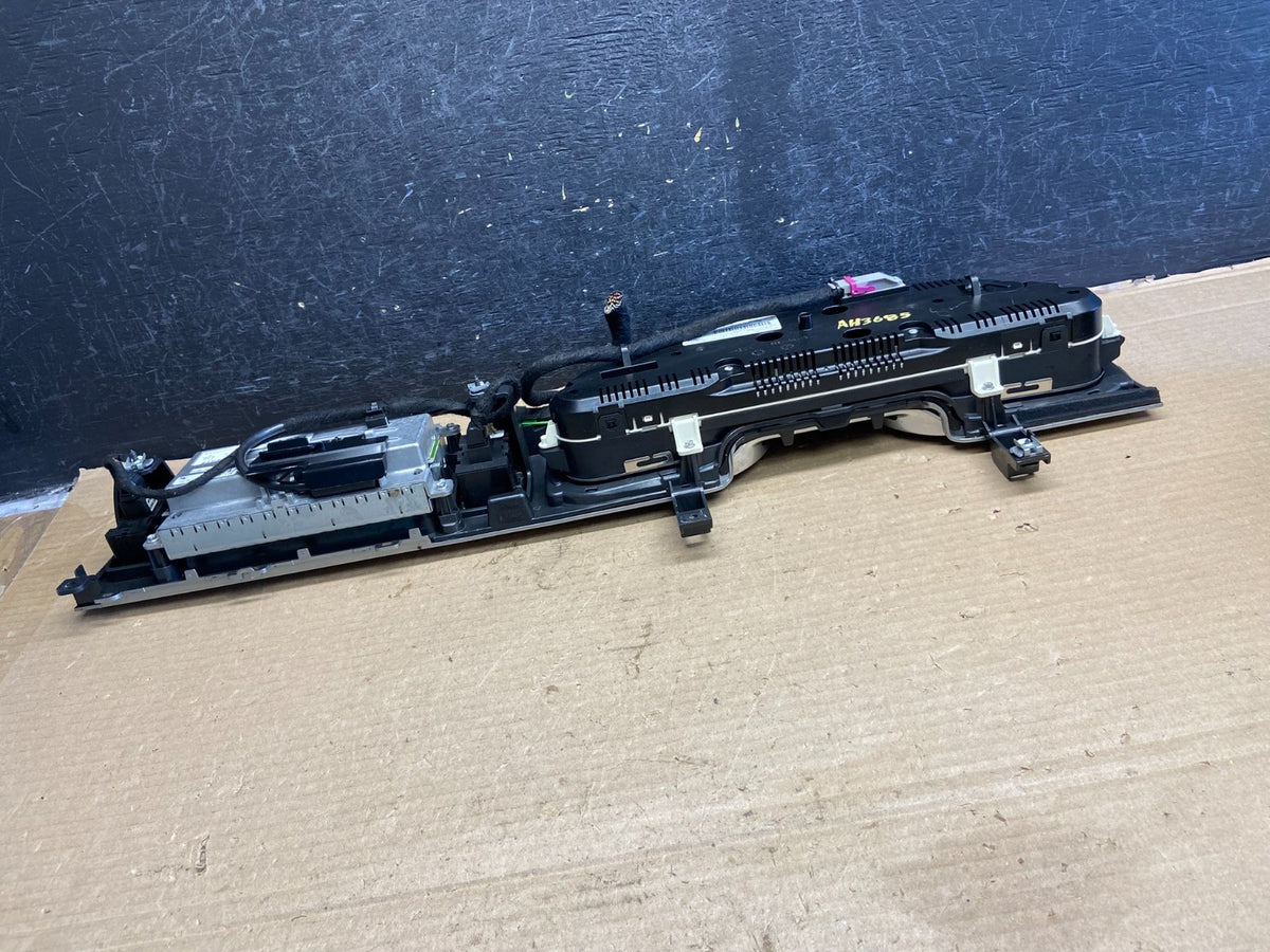2007 - 2009 Audi Q7 Speedometer Cluster Gauge Screen Radio Bezel Trim AH3686 DG1