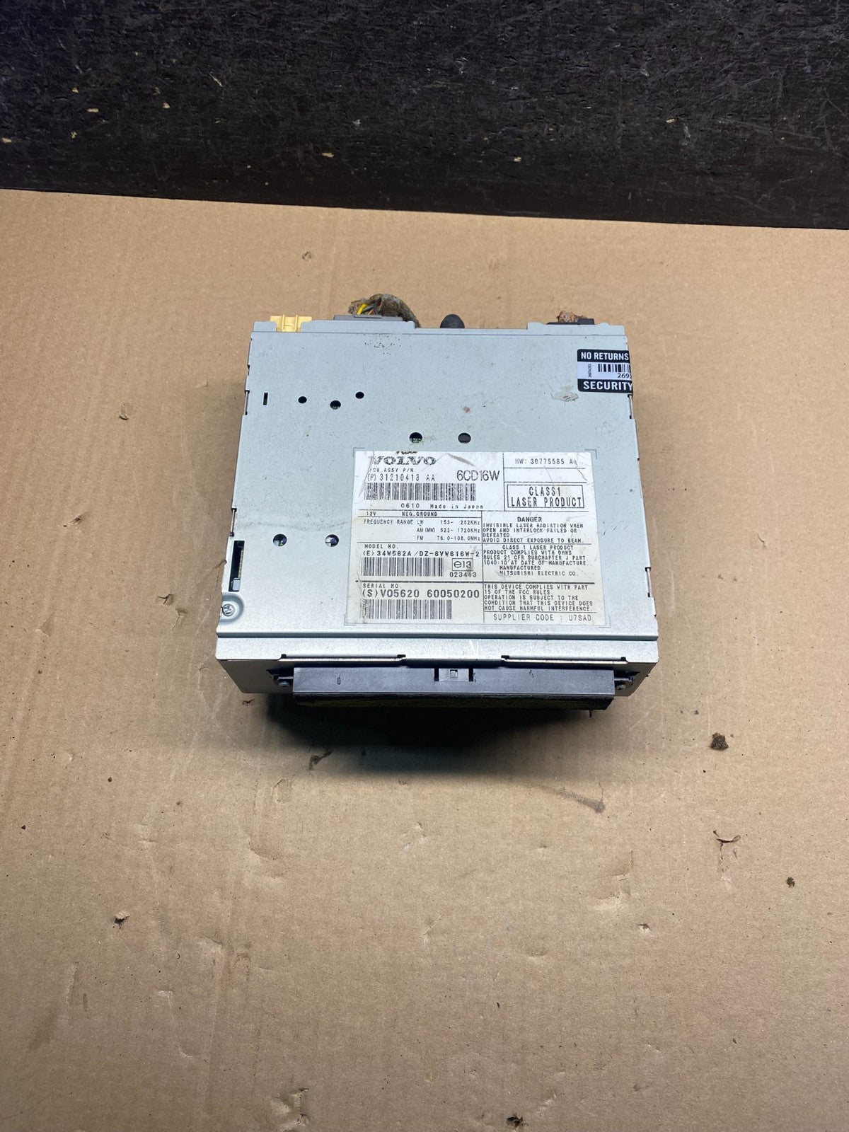 2007 Volvo C70 Radio CD Player Receiver AH7411 DG3