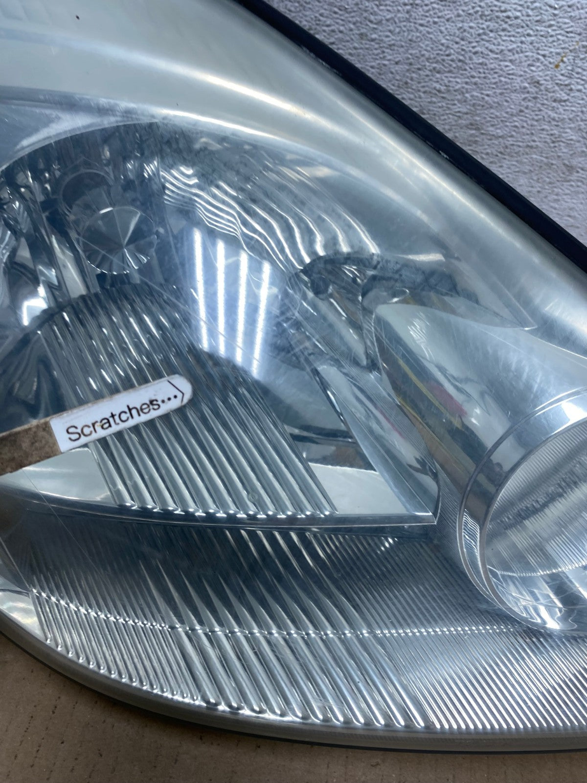 2004-2005 Toyota Sienna Right Passenger Halogen Headlight AF3051 LK3
