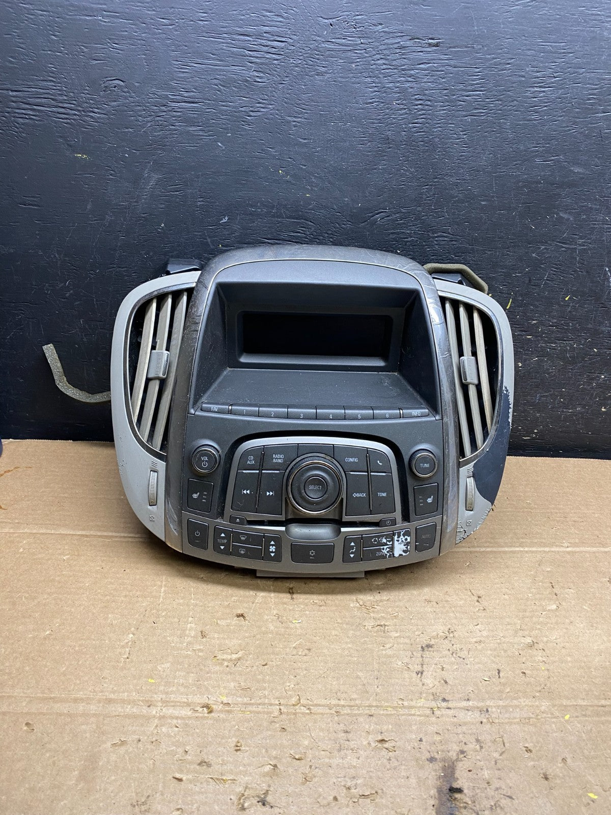 2010-2012 Buick Lacrosse Radio Climate Temperature Control Panel W9552 DG0