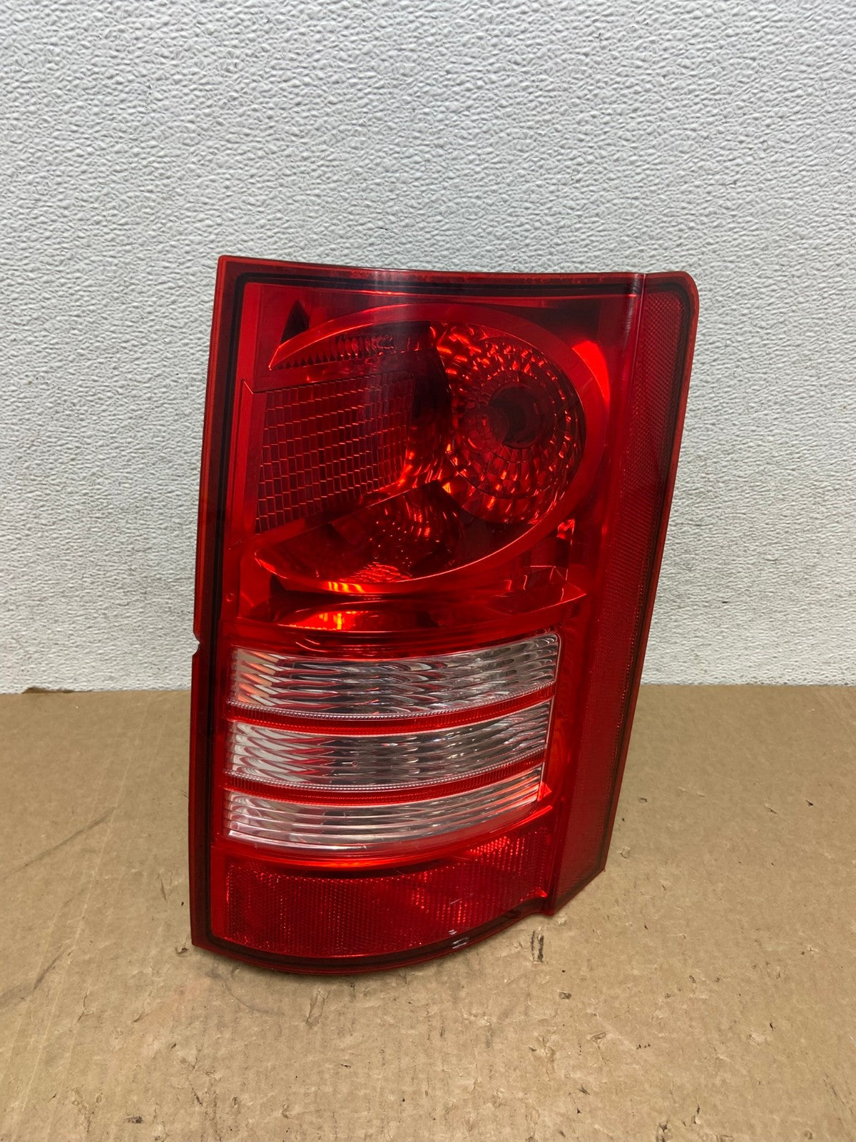 2008 - 2010 Chrysler Town And Country Right Passenger Tail Light AG1091 LK0