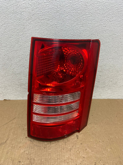 2008 - 2010 Chrysler Town And Country Right Passenger Tail Light AG1091 LK0