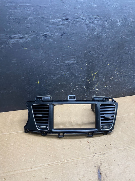 2014 2015 2016 Kia Cadenza Radio Screen Bezel Trim Vents Panel OEM W6630 DG0