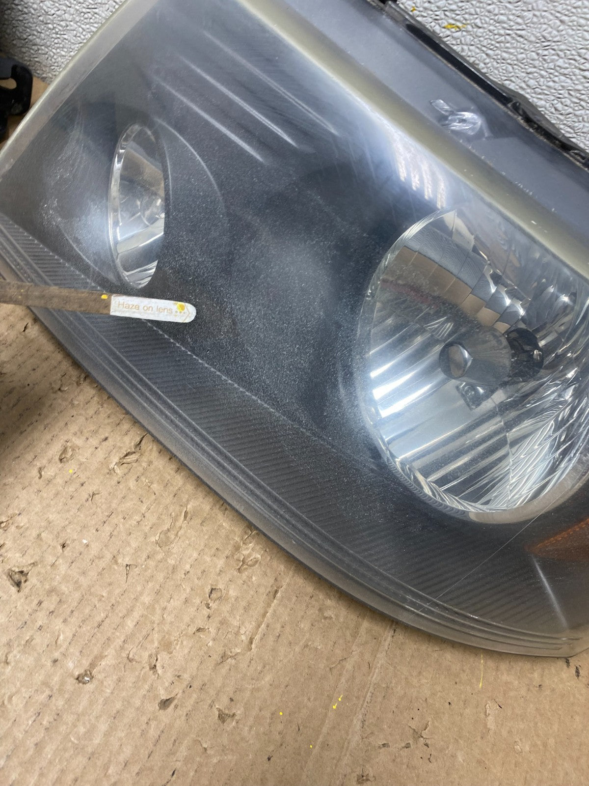 2004 to 2008 Ford F-150 F150 Left+Right Halogen Headlights W5389 DW11