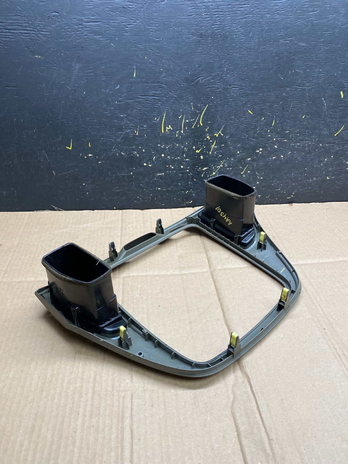 2001-2007 Toyota Highlander Radio Climate Dash Trim Bezel Air Vent OEM aa4501 DG4