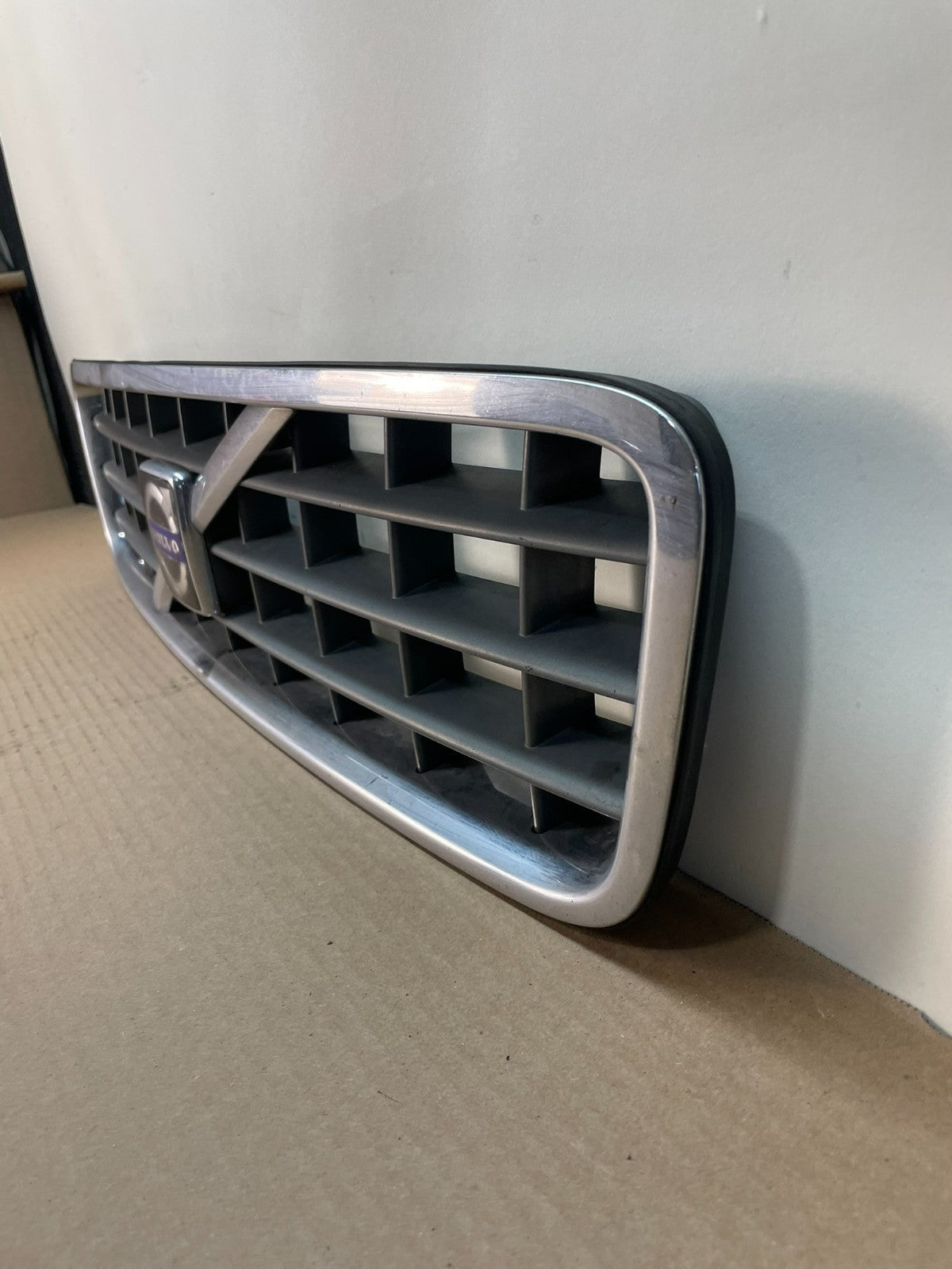2003 to 2013 Volvo XC90 Front Upper Grill Grille AF8482 DG1