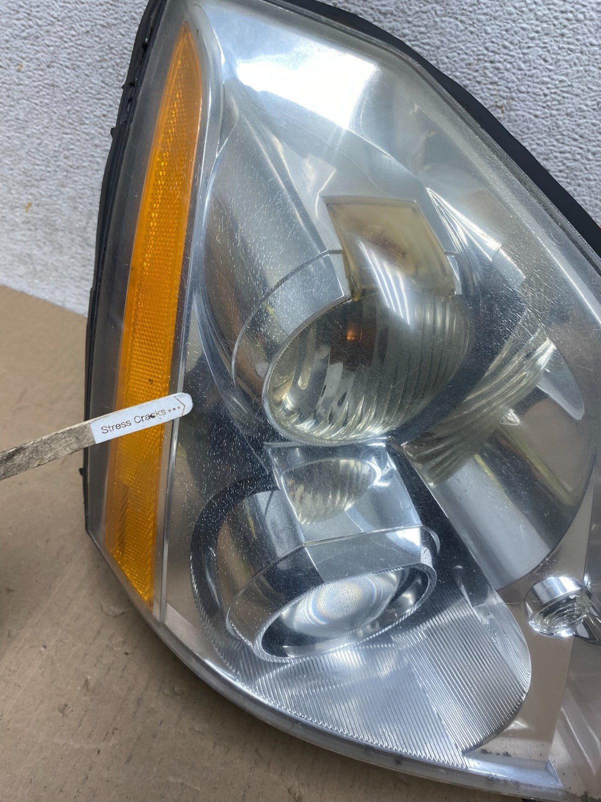 2006 to 2011 Cadillac DTS Right Passenger RH Side Xenon Hid Headlight AJ24174