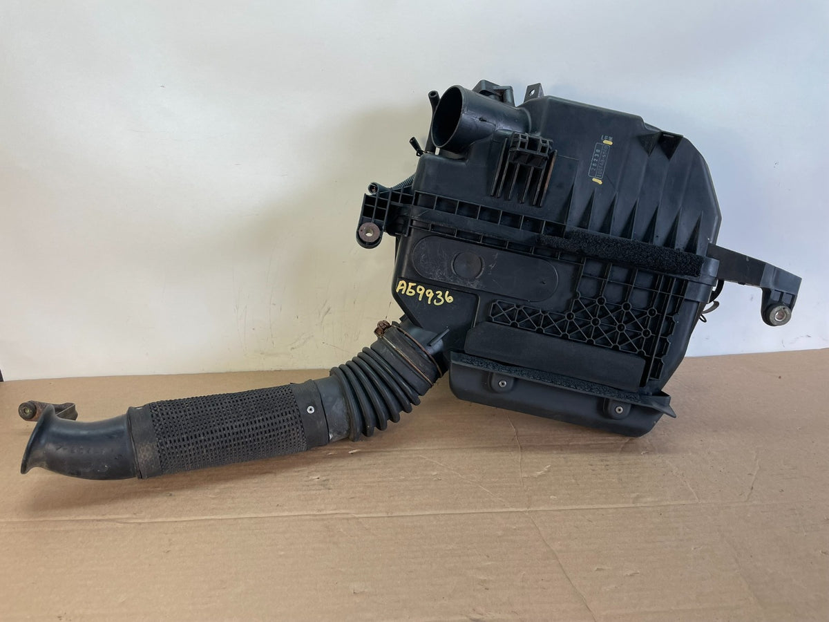 2004 to 2005 Toyota RAV4 Air Intake Cleaner Filter Box AG9936 DW3